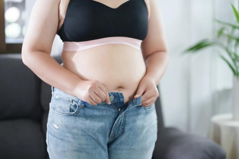 女生肚子胖，要小心這4個問題！小腹凸出隱藏的健康危害，不只是脂肪堆積的問題