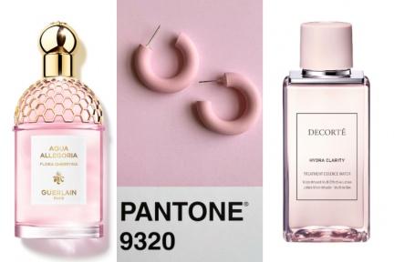 Pantone粉紅爆擊時尚美妝圈！從保養、香水到按摩滾輪都換上粉色，擺著看就美到不行