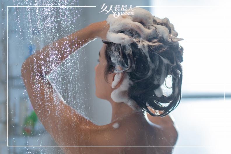 洗頭後頭髮塞住排水孔？來試試日本天皇御用「223洗頭法」！改善掉髮、白髮超有感