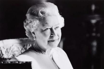 快訊／英國女王逝世！享壽96歲，白金漢宮：她安詳地離開