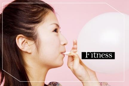 只要會呼吸就能減肥！日本超熱門「吹氣球減肥法」，女星實測3周竟成功－2kg
