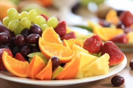 水果什麼時候吃才對？營養師曝「6大黃金時機」，鳳梨、木瓜助消化，空腹吃「這些」反而傷胃