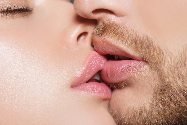 此生必學的「13種接吻方式」，讓兩人感情更升溫！吵架時，就用親親來和好吧