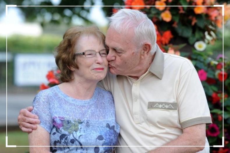 老夫妻跨越半世紀的愛情！84歲爺爺忘不了初戀，單身60年後重逢初戀情人、圓夢走入婚姻