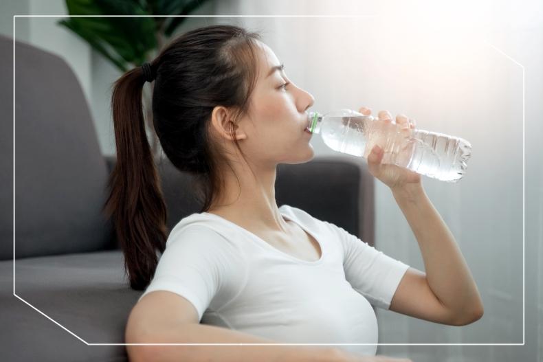 喝水喝對時間更有幫助！營養師揭6大喝水時機，睡前喝避免心血管疾病，想瘦身「這時」一定要喝